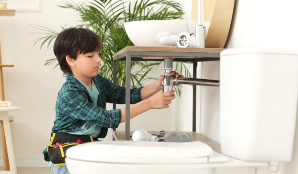 Montaż umywalki nablatowej – jak go wykonać?